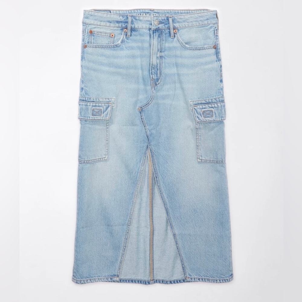 🟠NWT AMERICAN EAGLE Dreamy Drape High-Waisted Cargo Denim Skirt Lt Wash Sz 0
